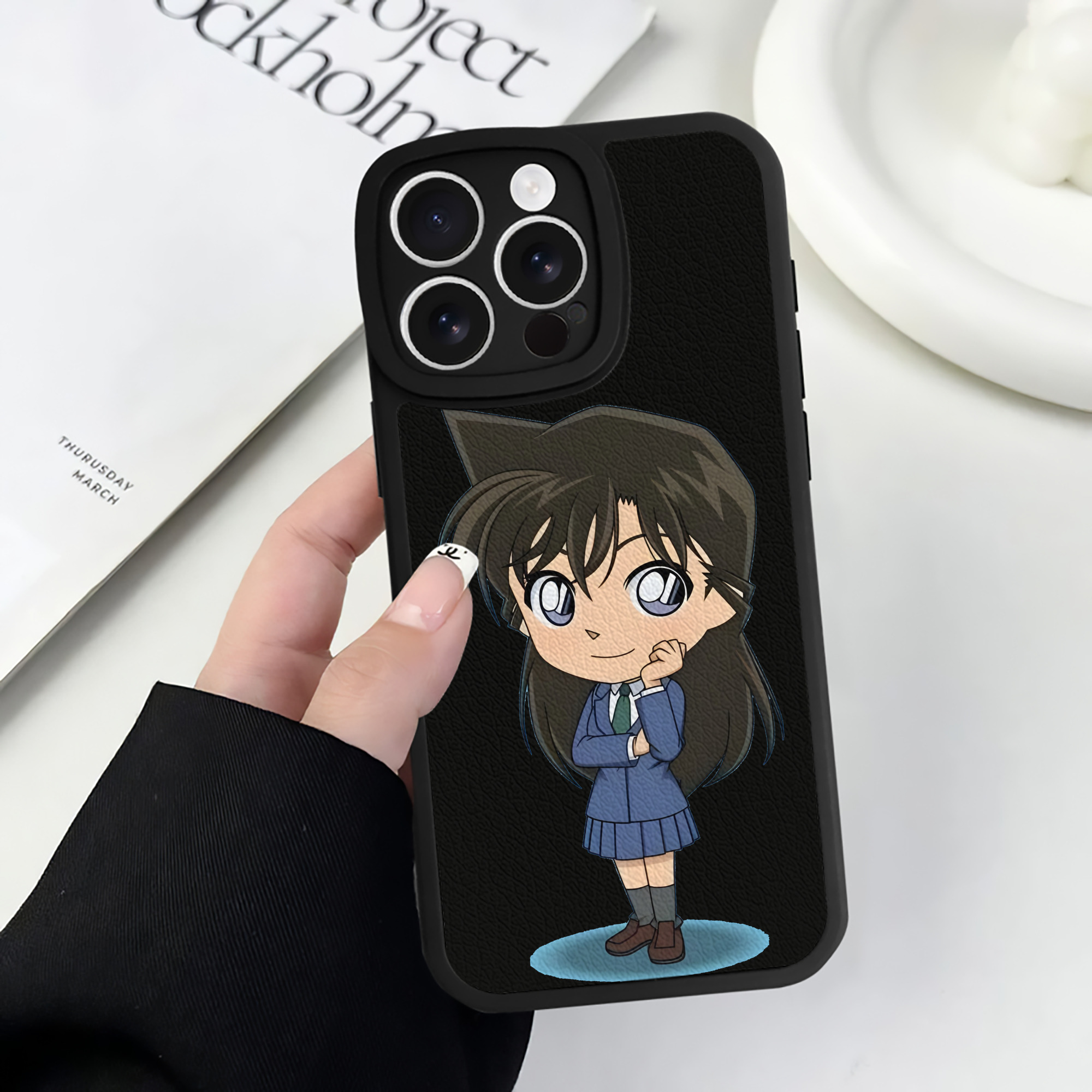 （画像用） 名探偵コナン 毛利 蘭 もうり らん、モーリ ラン Detective Conan Rachel Moore 【iPhone 16シリーズ対応】シリコンスマホケース（レザー調） 材質：シリコン